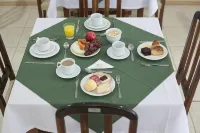 Hotel Itajaí Tur - Itajaí Navegantes - breakfast