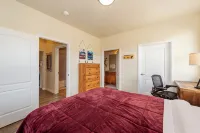 Granby Ranch Getaway Sleeps 5!2b,2b, Access to Heated Pool/Hot Tub/Workout Room! - 4-Star