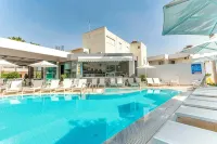 Agrelli Hotel & Suites - สระว่ายน้ำแบบอินฟินิตี้