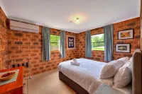 Swan Cove - 2-Star