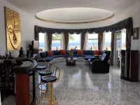 Villa with 180 Degree Sea View, Heated Pool, Pure Luxury - บังกะโล