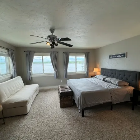 Enjoy 110' of Waterfront w/ Water Toys at Sandy Bottom Bay Beach House For 8!!