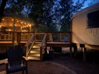 Mockingbird Yurt/Cold A/C! Hot Tub/Medina River Access/River Yurt Village - Hytter