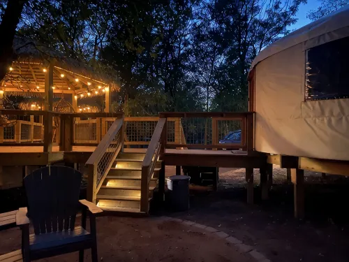 Mourning Dove Yurt! Cold A/C! Hot Tub! Medina River Access ! Close to Town! - Alphydda