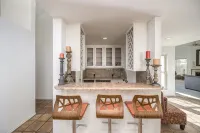 Right At Home- Midland Patio Home with Hot Tub and multiple outdoor spaces - 4성급