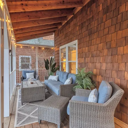 Dover Dreamin’ – Lake Life starts here! 3BD, 3BA Retreat, Steps from the Water
