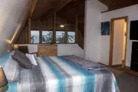 Cozy Camano Island Retreat & Gallery w/beach access. - 4성급