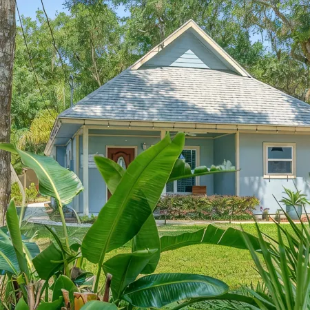 Tranquil beach cottage in historic American Beach! 5 min walk to the beach!