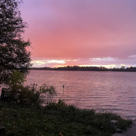 Charming up north cottage on all sports Peach Lake!