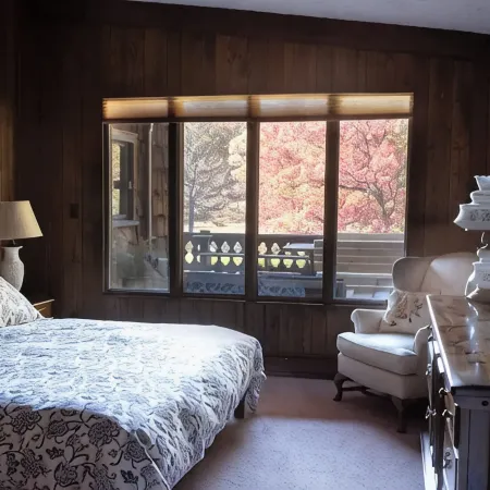 Pine Grove Retreat- True Mtn. Chalet near 7 Springs, Falling Water, & Ohiopyle
