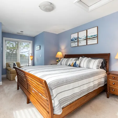 Luxury Black Bear Lodge: Stunning 4 Season Mountain Views! Perfect for Families.