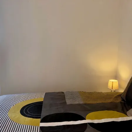 Apartment facing pier with sea view, WIFI and secure parking space