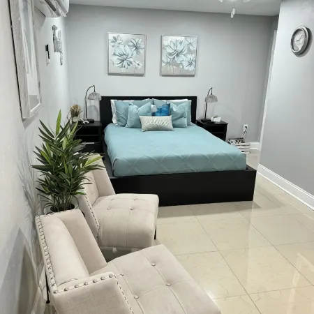 Welcome toCozy La Palma B, is quite and clean pleace