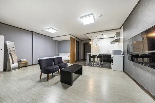 Gapyeong Butterfly Sleep Pension - 2-Star