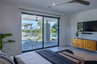 Private Oasis: 45 ft Pool, Spa, New Pickleball Ct, 9-Hole Golf, Grass Volleyball - 4-نجوم