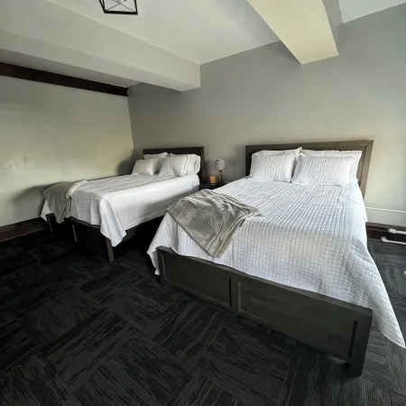 Historic Downtown Apt Steps from Eateries & Wvu