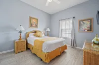 Bahama Bay Highest Rated, best Location 3BR/2Bath, Recently Renovated 3rd Floor - Beach