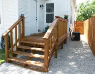 Attractive 2 Bedroom Cottage Centrally Located with Fire Pit - balcony