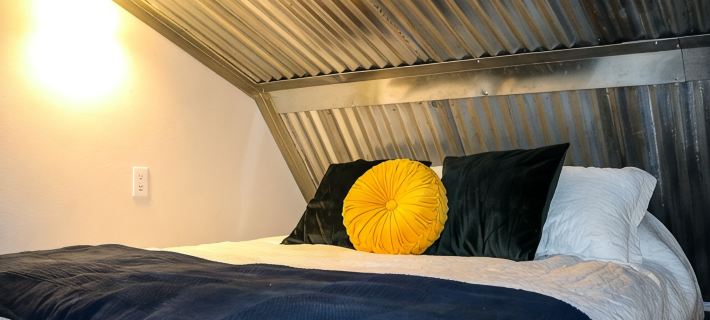Queens Hotel- a cozy studio cottage in the country. Pool and hot tub. ファイエットのホテル