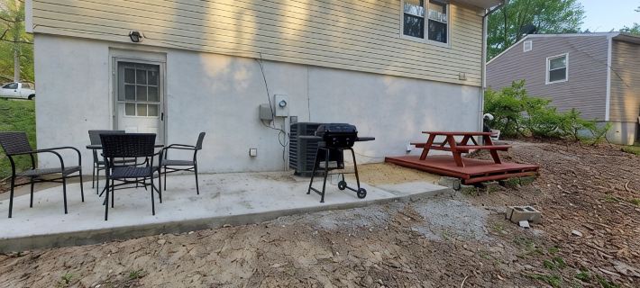 Cozy Renovated 4 Br 2 Bath Split Foyer House Hotels in Spotsylvania County