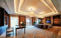 HezhouYuanboyuanHotSpringResort - Mountain view