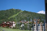 Affordable, updated, quiet, location, location, location! - 2-Star