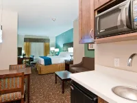 Holiday Inn Express & Suites SAN ANTONIO - FROST BANK CTR by IHG Hotels near Comanche Park