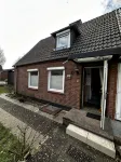 Small, cozy semi-detached house on a large plot - Homestays