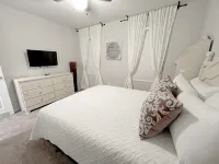 Family Home San Antonio Hangar Hotels near Monterrey Park