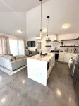 Cozy Carriage House in Downtown Forest City! - Wi-Fi
