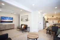 Fully Renovated 3 Bedroom 2 Bath  Apartment 1.5 Blocks from the Beach - 4-Star