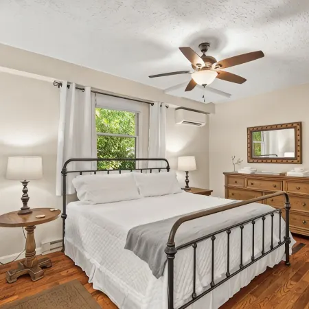 Downtown Blowing Rock Retreat - Walk Everywhere - Family-Friendly - Sleeps 8