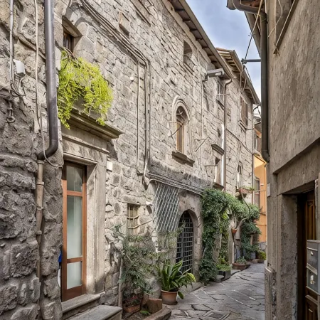 Medieval House built in 1200 in the centre! FREE private parking