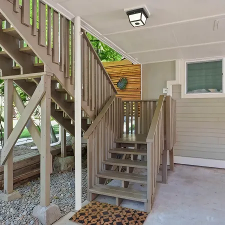 Cozy Up at a Nature Inspired Boutique Studio in the Trees - River Nearby