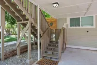 Cozy Up at a Nature Inspired Boutique Studio in the Trees - River Nearby - บังกะโล