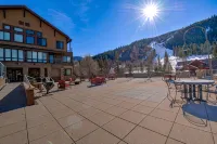 The ultimate ski studio at Keystone!  Upgraded with a premium king size bed. - 2-Star