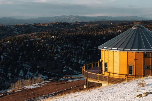 Luxury Off-Grid Yurt: Hot Tub, Epic Views, WiFi, 10 Mins from Cripple Creek! - 4 stjerner