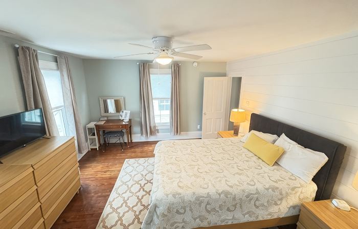 Cozy Cottage - quaint and comfy - 5 blocks to the beach, 1 block to Mason Ave.
