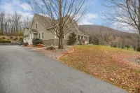 Top of Lemont - Minutes to Downtown State College and Penn State - 4-Star