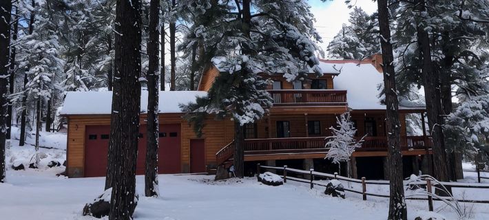 FAMILY SIZE CABIN IN THE PINES Hoteles en Condado de Apache