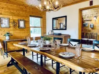 Private Lake Resort: Large Yard, Sandy Beach, Pontoon, Fire Pit, Home Theater - Chalets