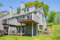 Cozy and Updated Home only 5 minutes to Eagle Ridge and 15 minutes to Downtown - 3-Star