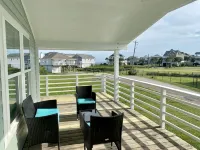 Pet Friendly Cottage - Gulf Views - 5 Min walk to Beach loop Hotels near West End