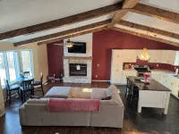 House in quiet country, near lakes, snowmobile trail access, close to state park - Homestays