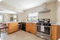 Pristine Cozy Walkable Downtown 2Br Getaway - 4-Star