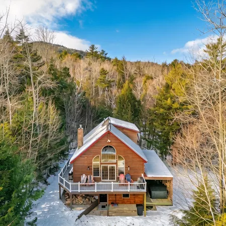 15 Guest Chalet with Sauna and Hot Tub - Bunk Room - 4 minutes to Sunday River