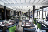 Hogarths Stone Manor Hotel - parking