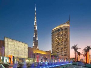 Emaar Fashion Avenue - Formerly Address Dubai Mall Four Apple