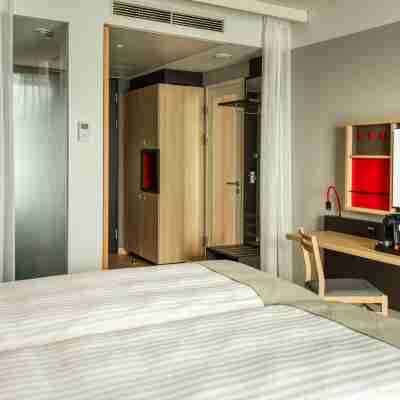 IntercityHotel Amsterdam Airport Rooms