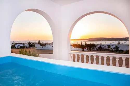 Crystal Dreams Hotels in Paros